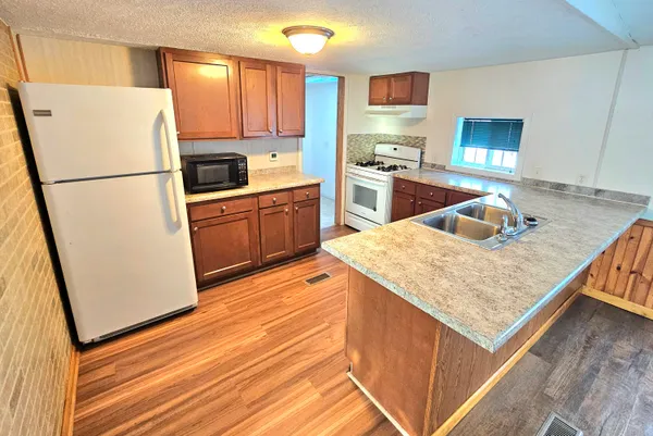 $140,000 | 13122 Riverside Drive, Constantine, MI 49042