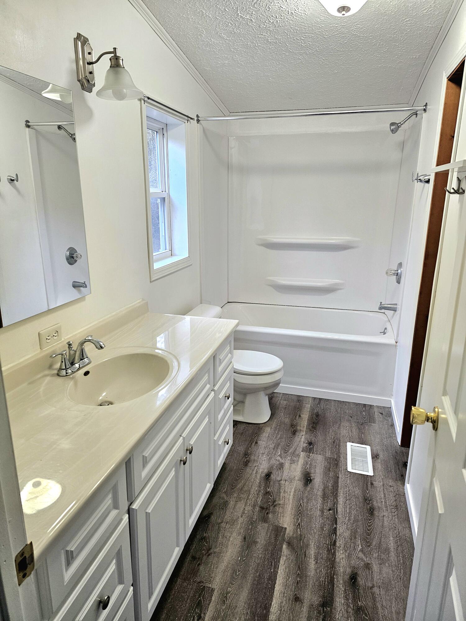 13122 Riverside Drive Constantine, MI 49042 - Photo 22 of 24 20251126_105102