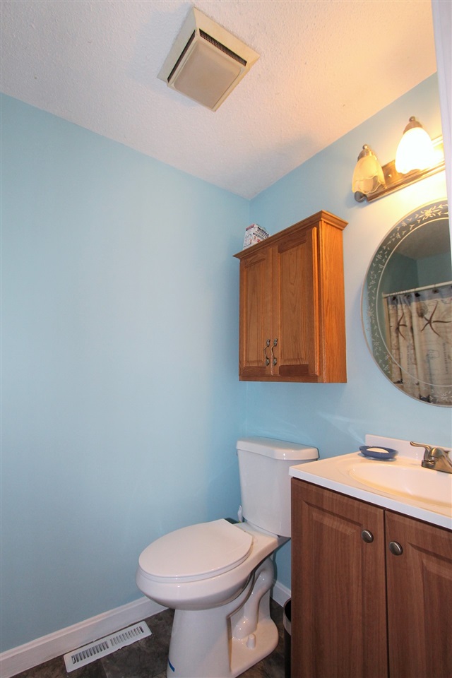 188 Winding Pond Road Londonderry, NH 03053 - Photo 11 of 33