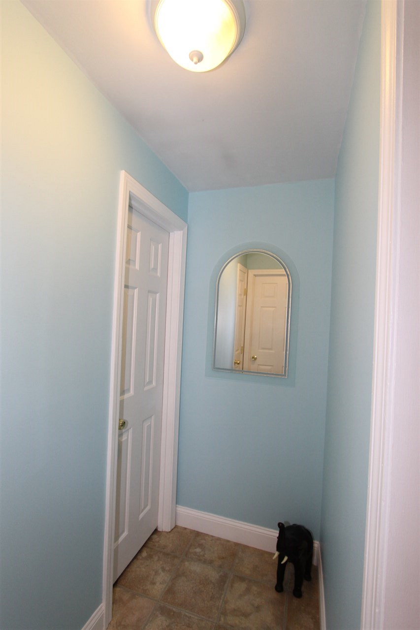 188 Winding Pond Road Londonderry, NH 03053 - Photo 13 of 33
