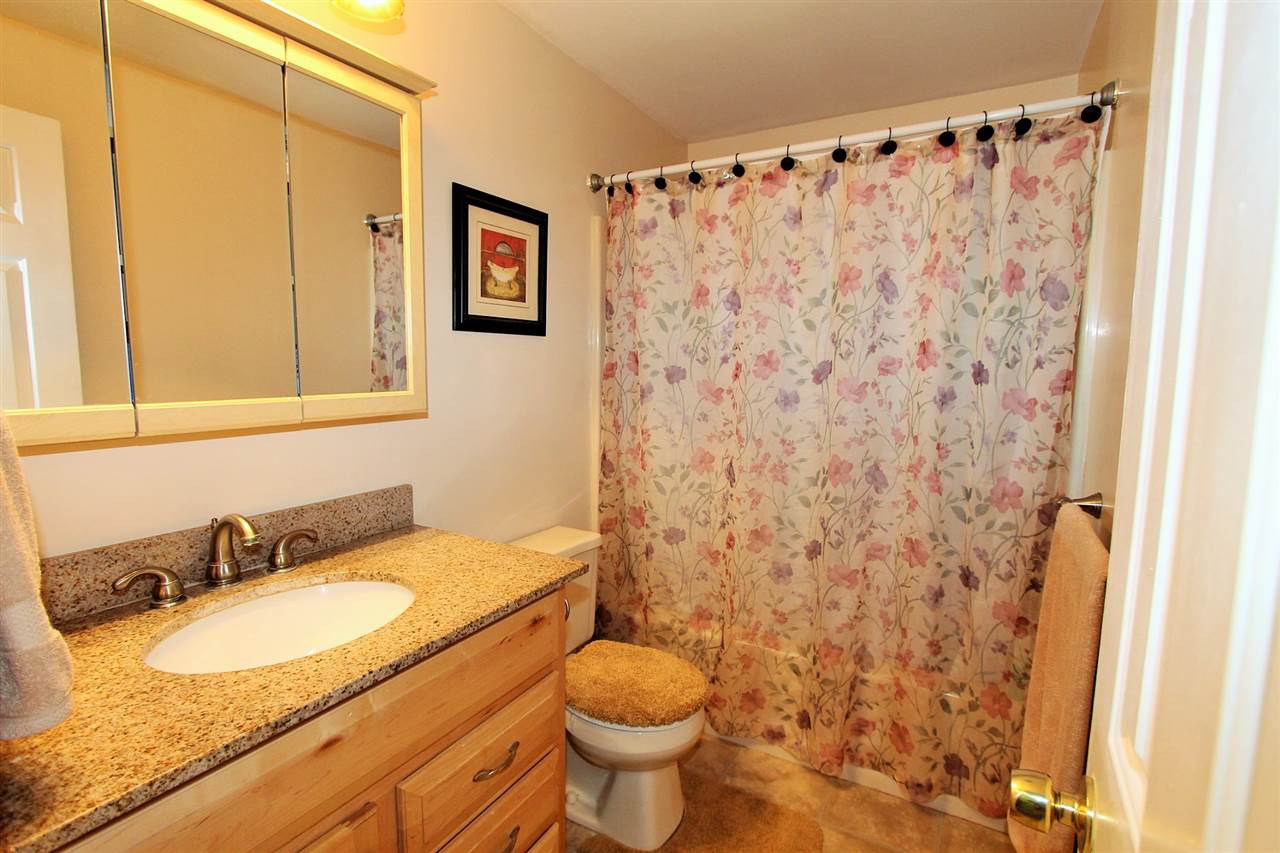 188 Winding Pond Road Londonderry, NH 03053 - Photo 14 of 33