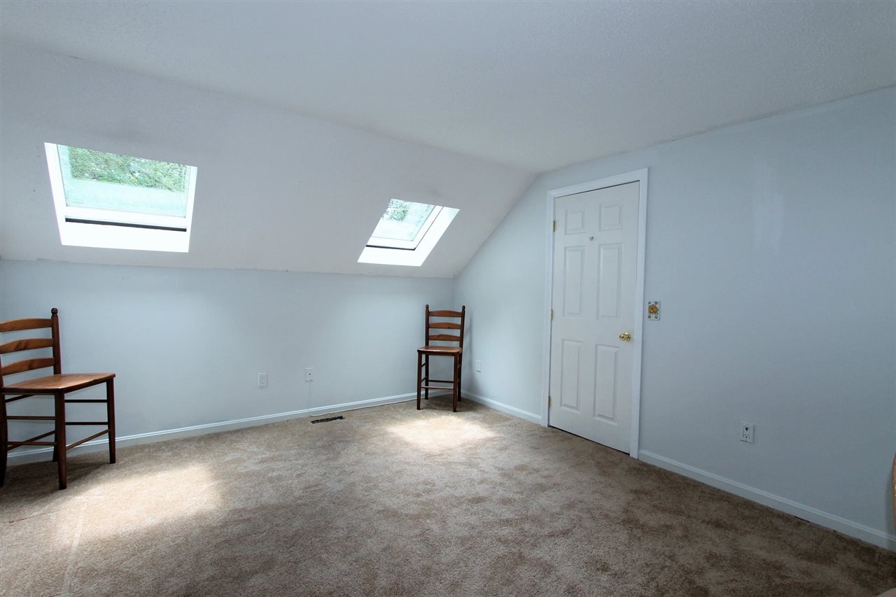 188 Winding Pond Road Londonderry, NH 03053 - Photo 19 of 33