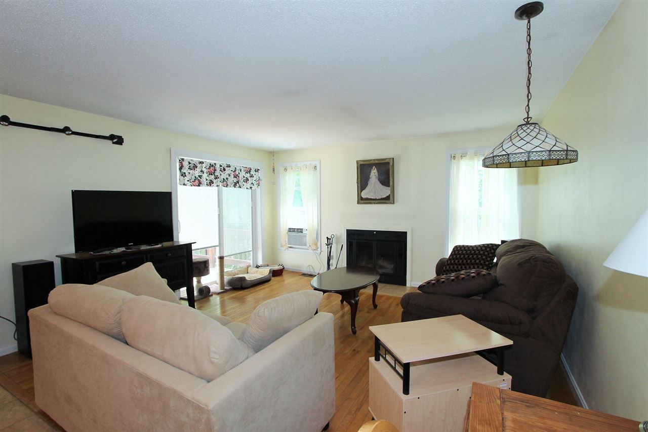 188 Winding Pond Road Londonderry, NH 03053 - Photo 5 of 33