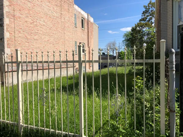 $15,000 | 3909 West Fillmore Street, Chicago, IL 60624