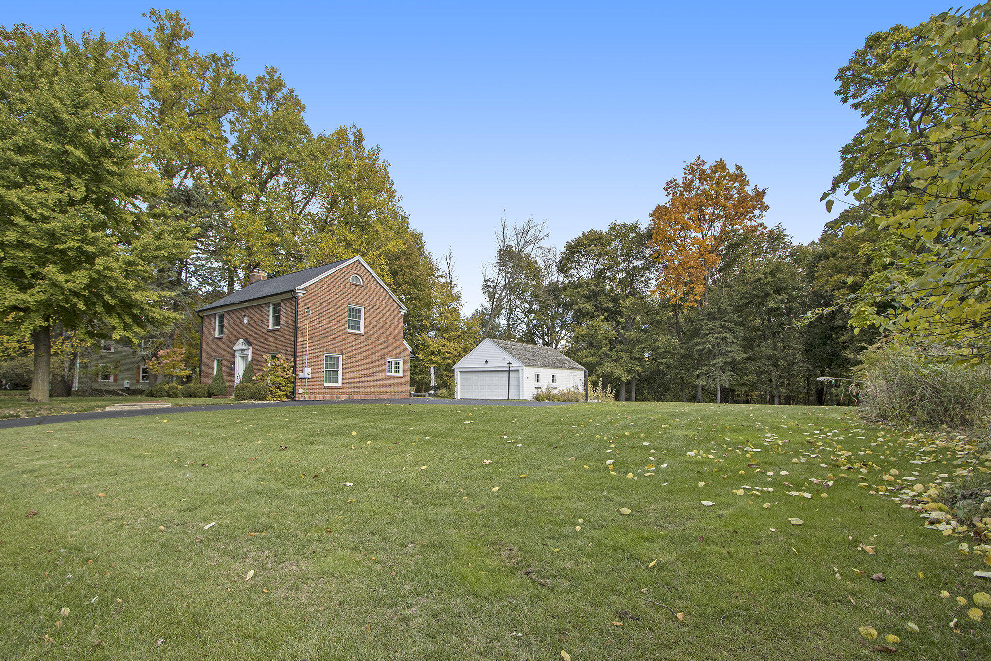 3237 Old Colony Road Kalamazoo, MI 49008 - Photo 3 of 32 009_file_996