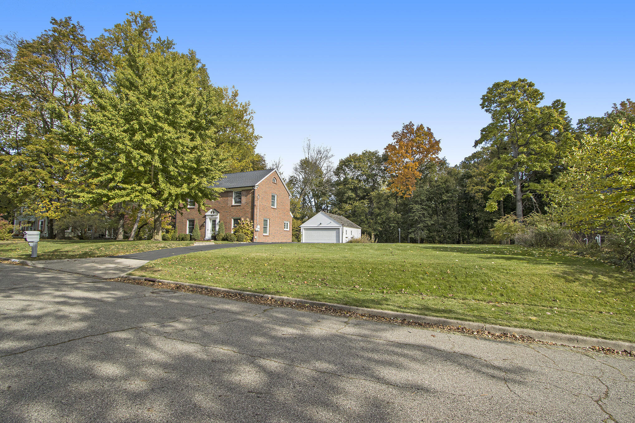 3237 Old Colony Road Kalamazoo, MI 49008 - Photo 4 of 32 010_file_769