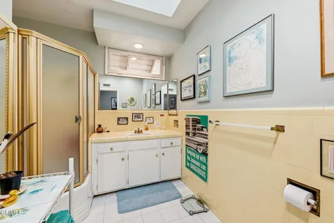 $1,500,000 | 17933 Osborne Street, Northridge, CA 91325