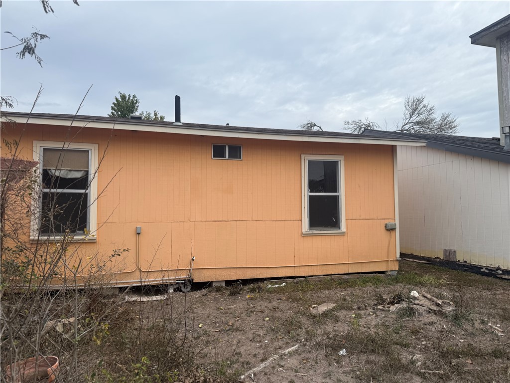 708 Louis Street Alice, TX 78332 - Photo 4 of 7