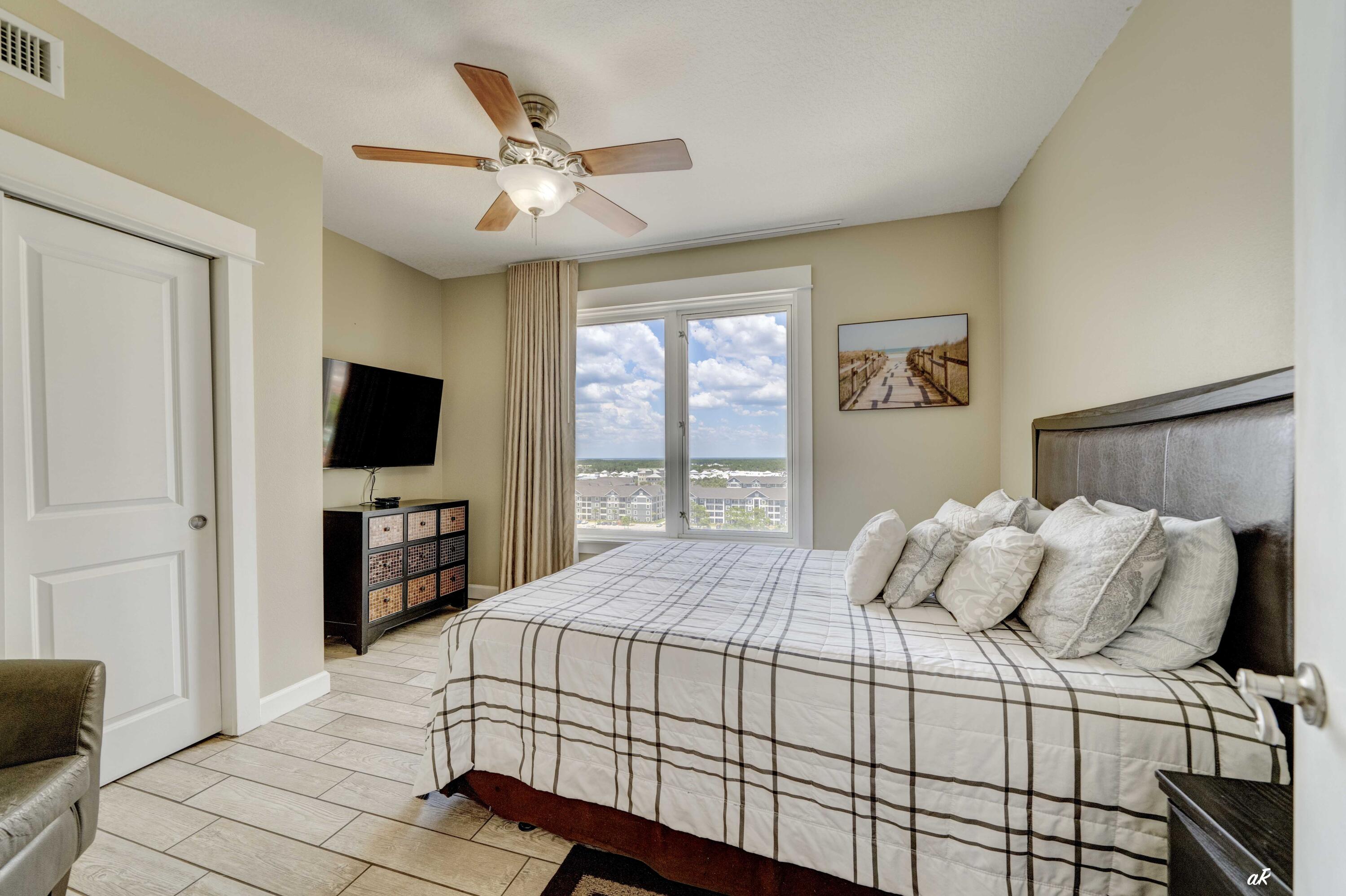 11807 Front Beach Road, Unit 11201 Panama City Beach, FL 32407 - Photo 29 of 59 Guest Bedroom