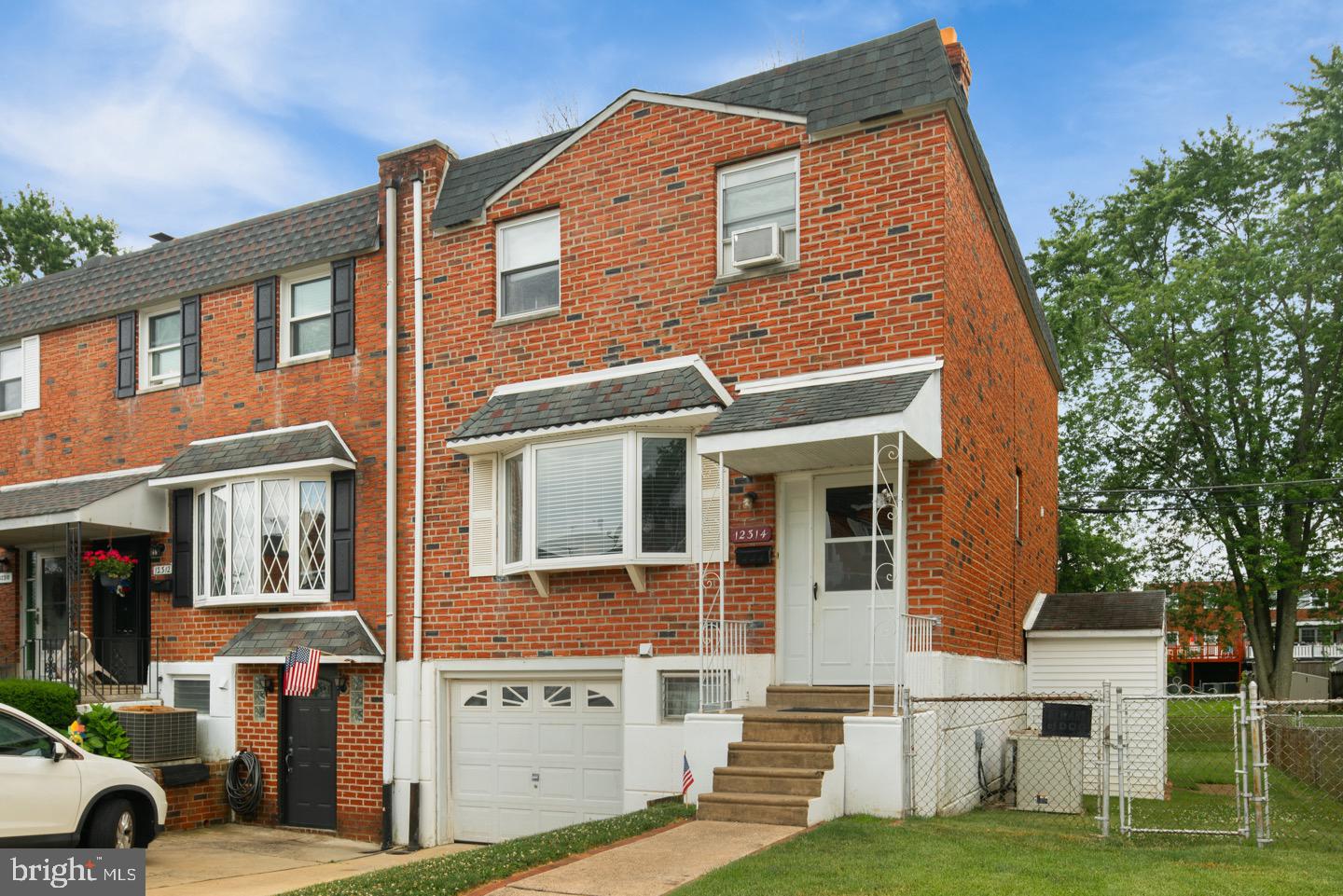 12314 Wyndom Road Philadelphia, PA 19154 - Photo 2 of 33 Gallery Image 2