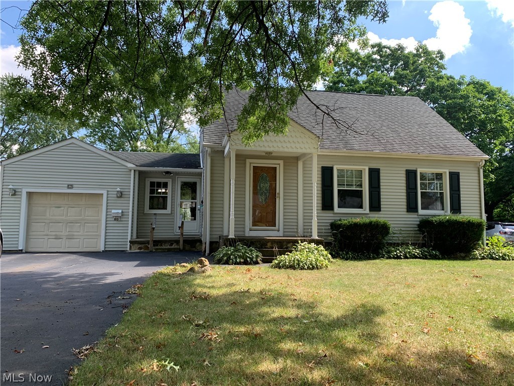 105 Aldrich Road Youngstown, OH 44515 - Photo 2 of 19