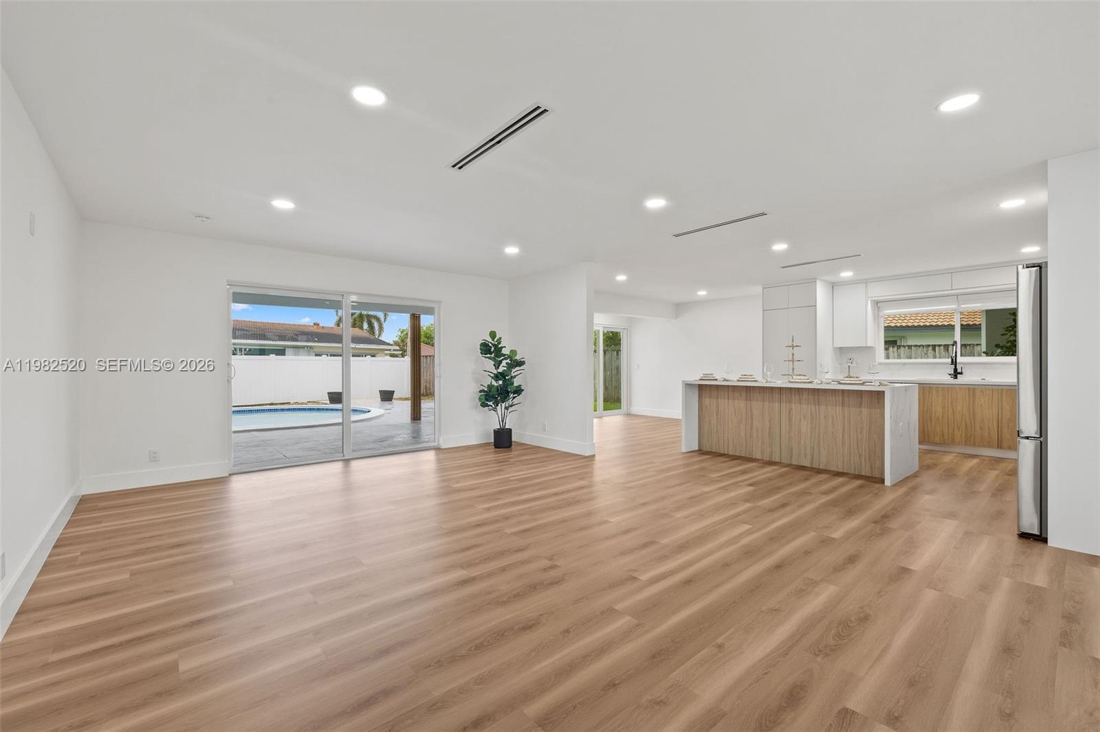 437 Northwest 13th Drive Boca Raton, FL 33486 - Photo 3 of 38