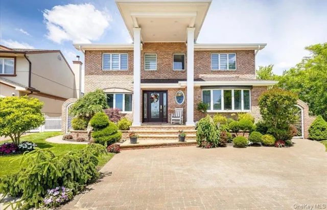 $1,450,000 | 189 Philips Place, Oceanside, NY 11572