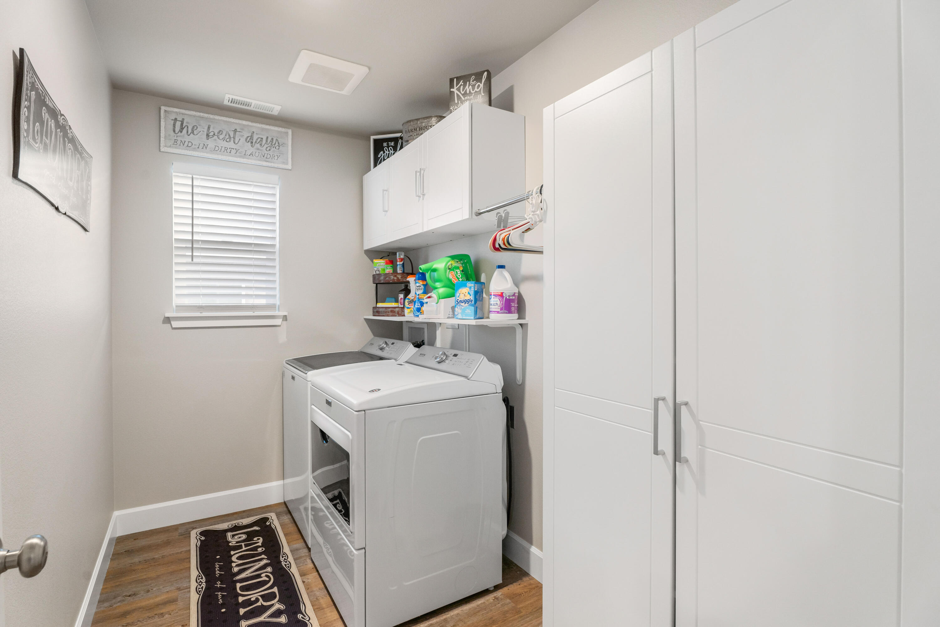 3556 Northwest 10th Street Redmond, OR 97756 - Photo 6 of 23 08-Laundry Room