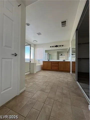 $2,695 | Undisclosed Address, Henderson, NV 89052