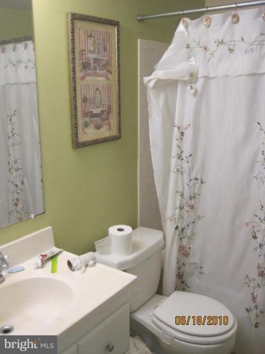 4806 Kilbane Road Woodbridge, VA 22193 - Photo 14 of 15 Bath #2