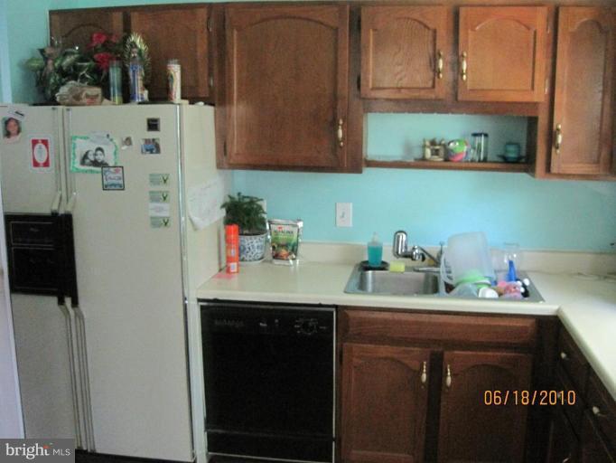 4806 Kilbane Road Woodbridge, VA 22193 - Photo 3 of 15 Kitchen
