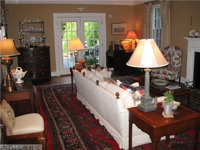 400 Arbor Road Winston-Salem, NC 27104 - Photo 4 of 15 Living Room.