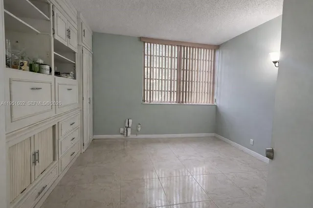 $169,500 | 950 Northeast 199th Street, Unit 2H, Miami, FL 33179