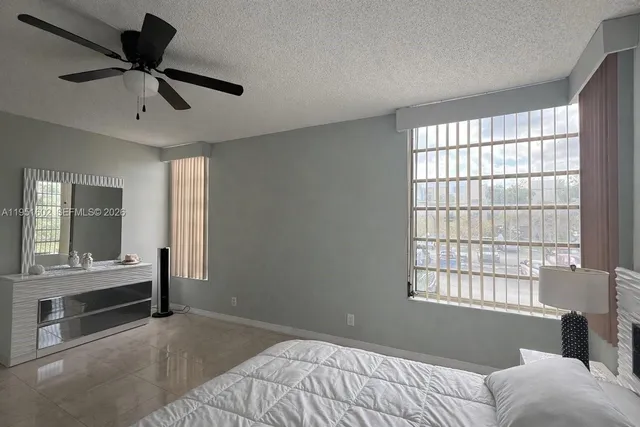 $169,500 | 950 Northeast 199th Street, Unit 2H, Miami, FL 33179