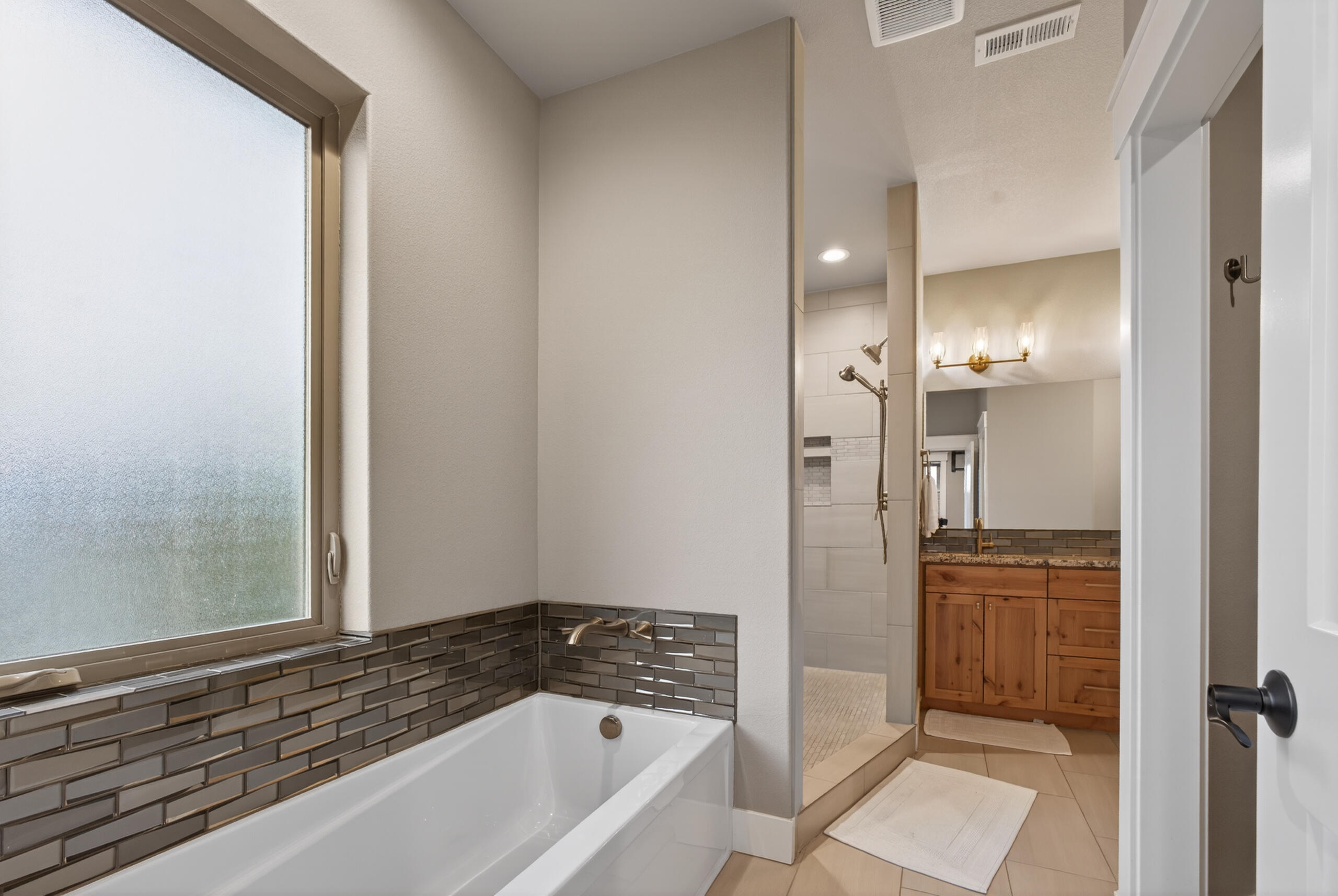 3357 Southwest 35th Street Redmond, OR 97756 - Photo 25 of 61 35th_68