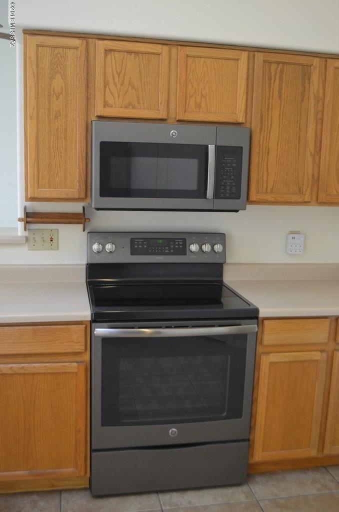 11240 North Sawtooth Road Oro Valley, AZ 85737 - Photo 13 of 44