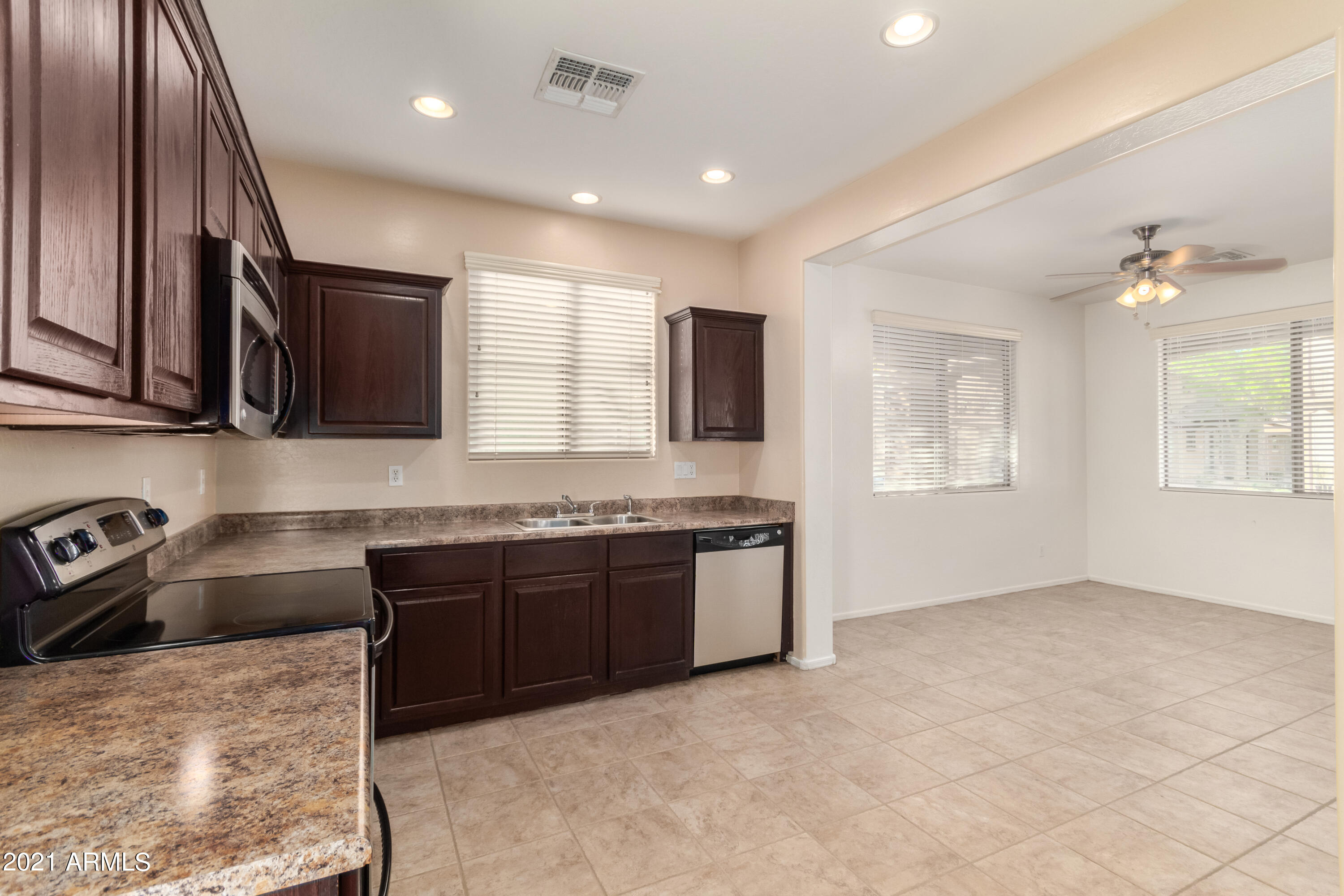 123 East Catclaw Street Gilbert, AZ 85296 - Photo 11 of 30 Catclaw-20
