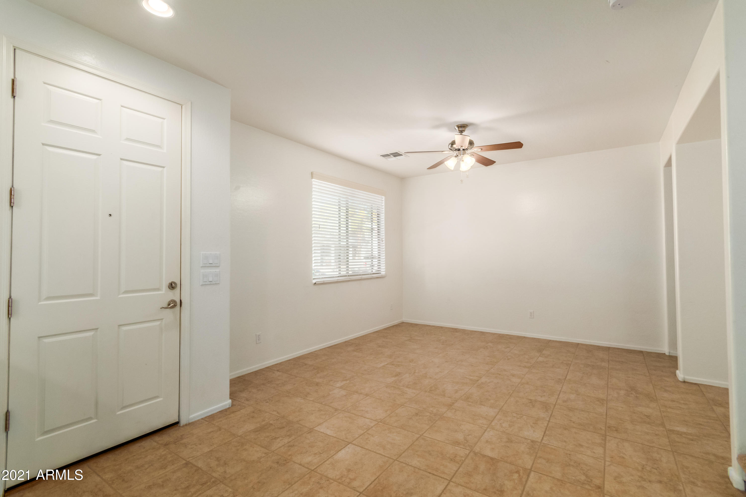 123 East Catclaw Street Gilbert, AZ 85296 - Photo 5 of 30 Catclaw-14
