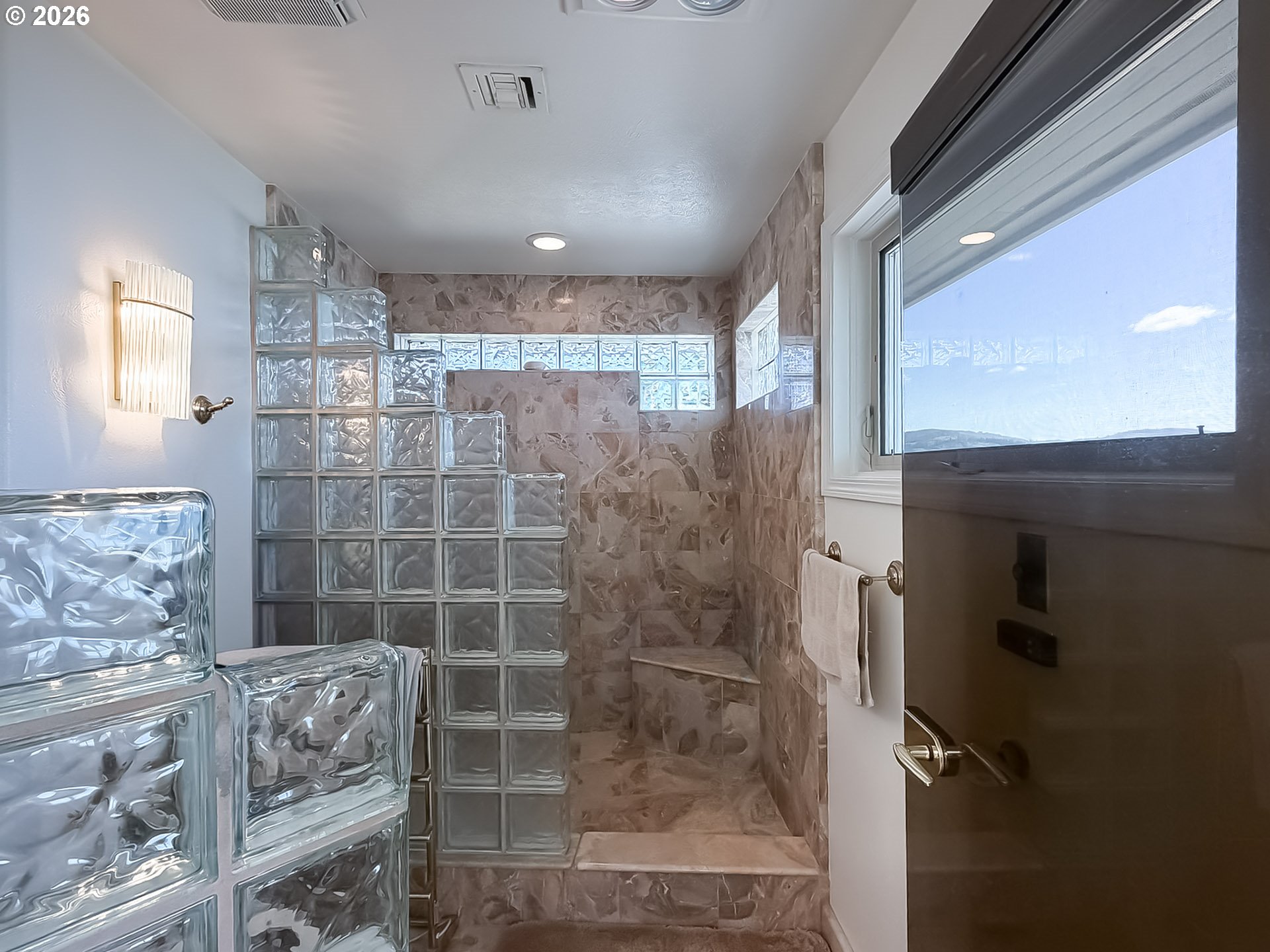 98696 Fox Drive Brookings, OR 97415 - Photo 24 of 48 a bathroom with a shower