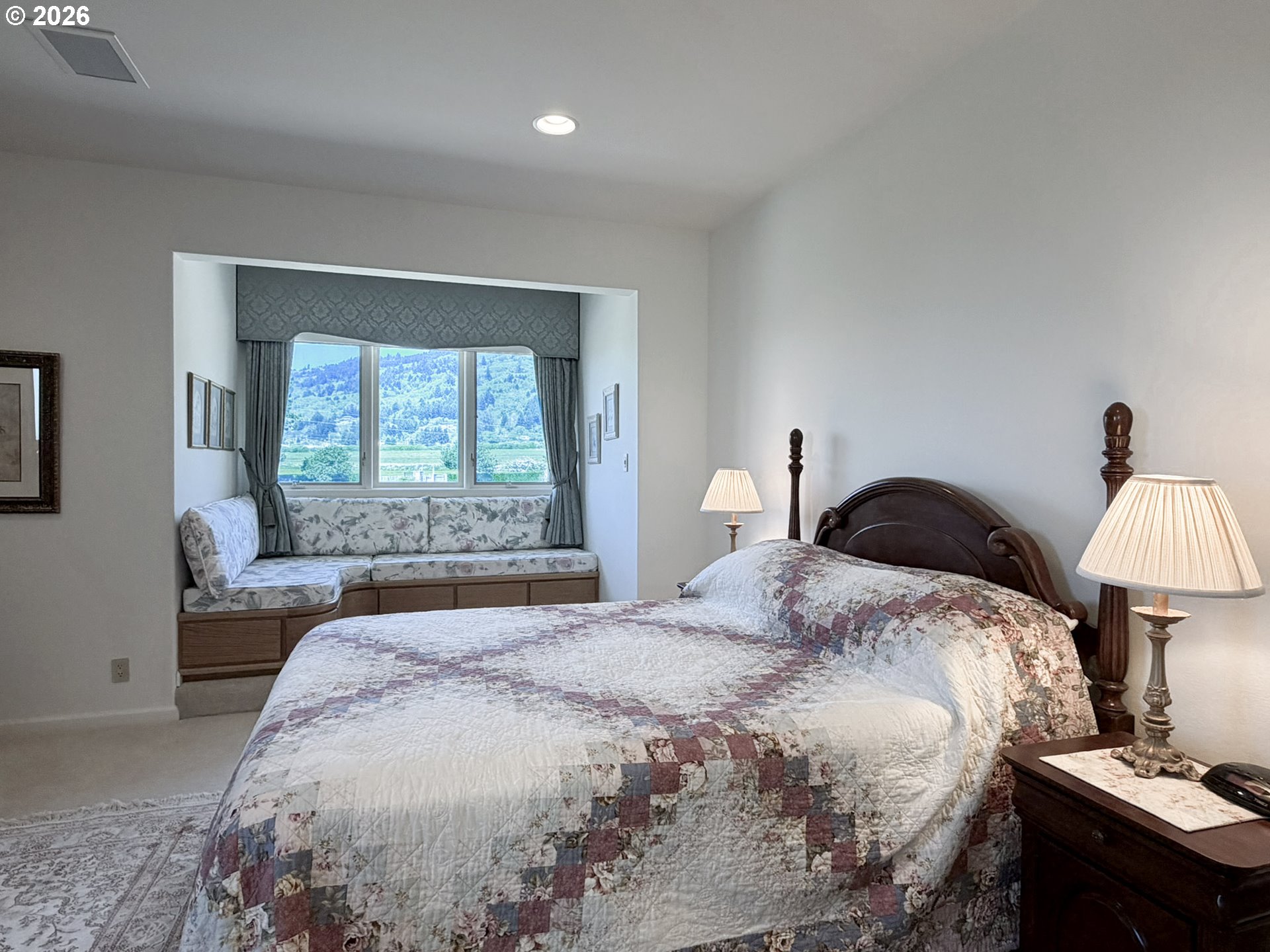 98696 Fox Drive Brookings, OR 97415 - Photo 31 of 48 a bedroom with a bed and a window