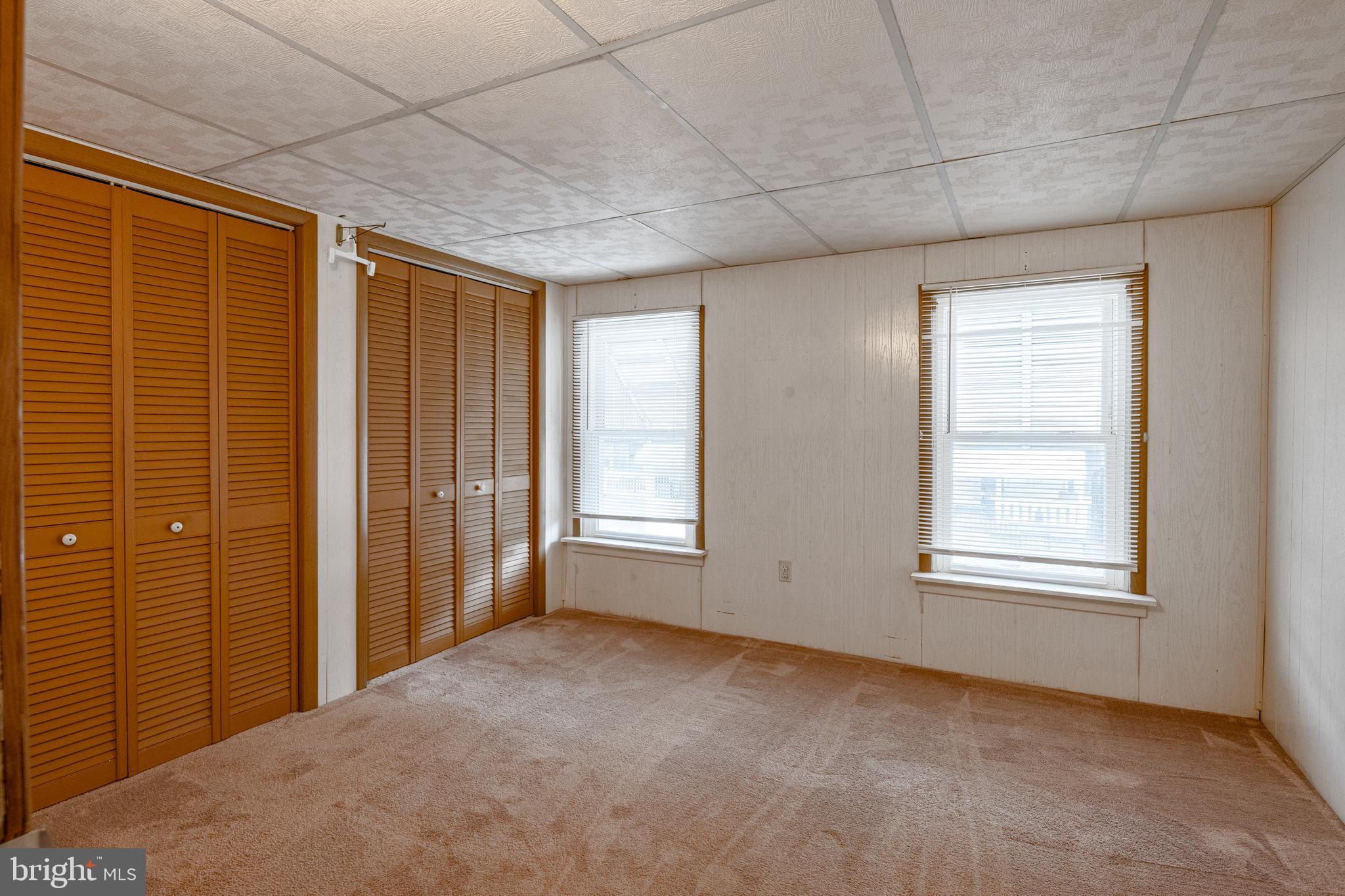 420 North 11th Street Reading, PA 19604 - Photo 13 of 20 an empty room with windows