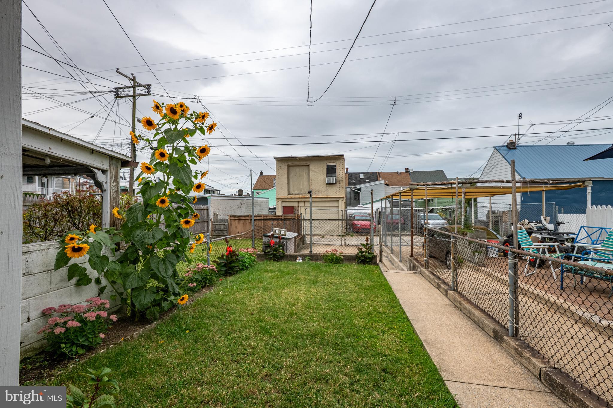 420 North 11th Street Reading, PA 19604 - Photo 17 of 20 a view of a porch with a potted plant