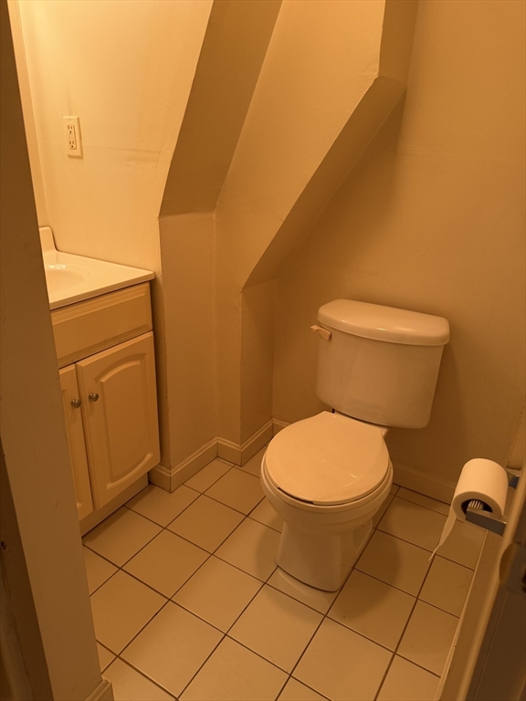 87 Chestnut Street, Unit 3 Gardner, MA 01440 - Photo 3 of 5