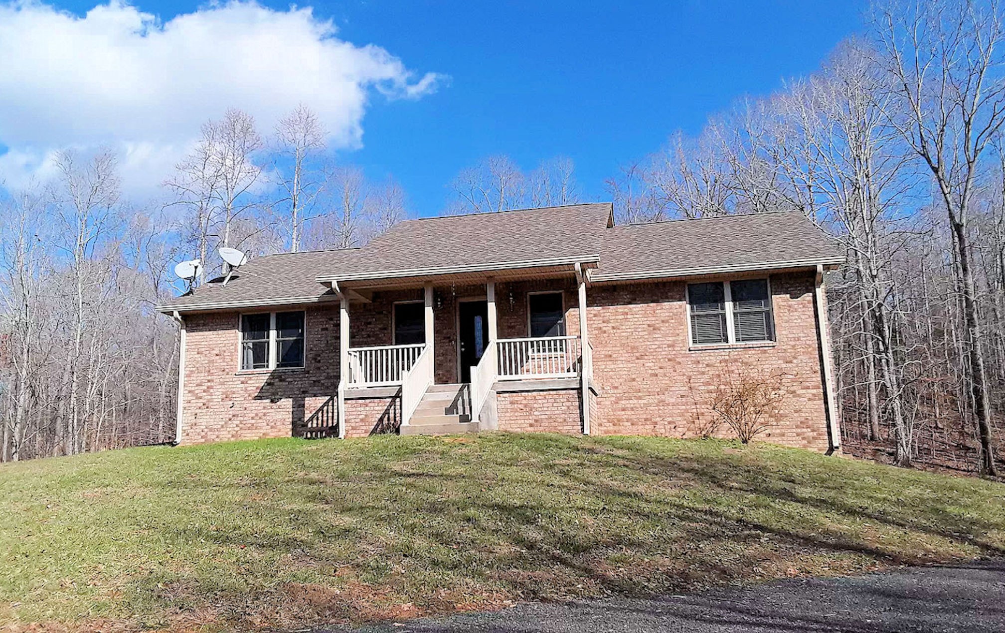 4555 Spring Valley Road Cumberland City, TN 37050 - Photo 1 of 31 Gallery Image 1