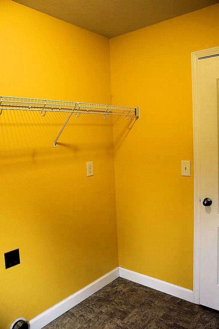 4555 Spring Valley Road Cumberland City, TN 37050 - Photo 12 of 31 Gallery Image 12