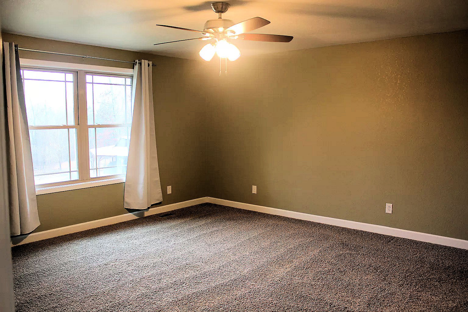 4555 Spring Valley Road Cumberland City, TN 37050 - Photo 13 of 31 Gallery Image 13