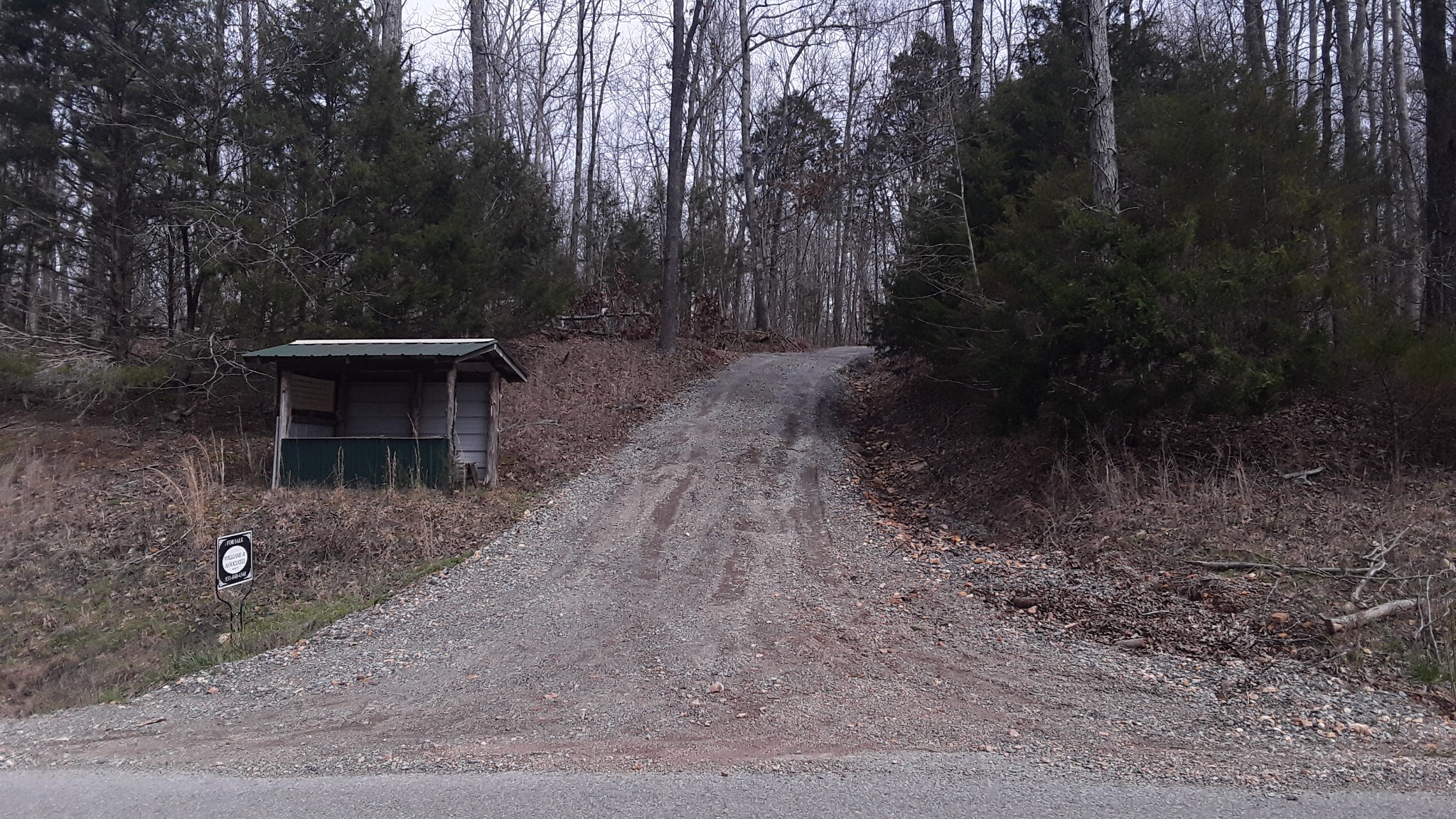 4555 Spring Valley Road Cumberland City, TN 37050 - Photo 28 of 31 Gallery Image 28