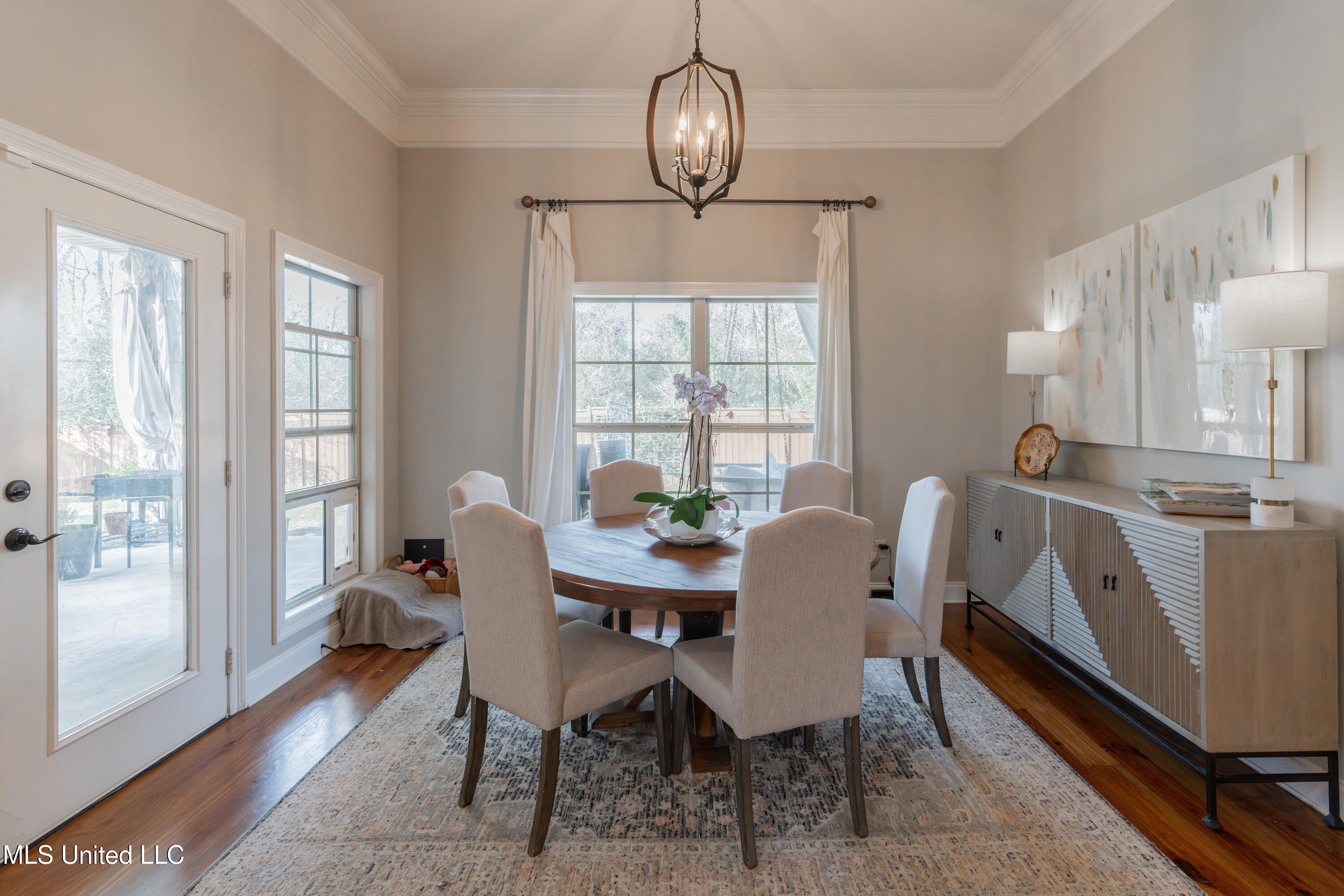 2015 East Ridge Circle Madison, MS 39110 - Photo 12 of 28 Dining Area