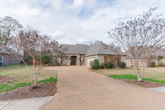$2,850 | 2015 East Ridge Circle, Madison, MS 39110