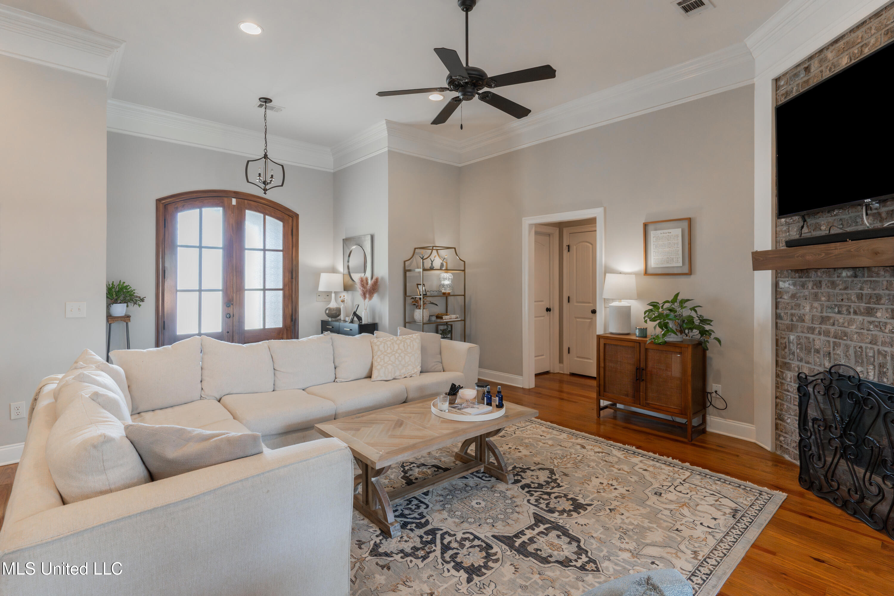 2015 East Ridge Circle Madison, MS 39110 - Photo 6 of 28 Living Room