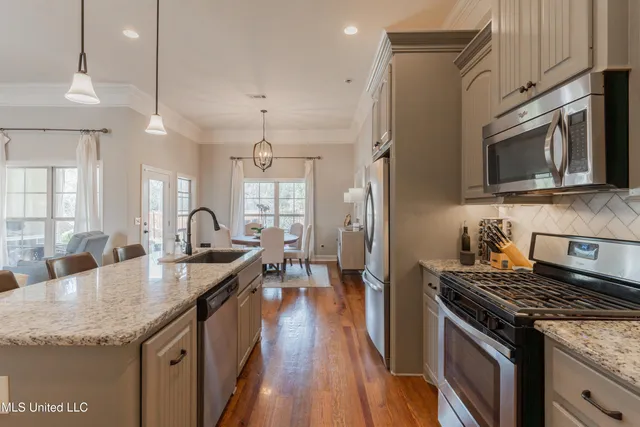 $2,850 | 2015 East Ridge Circle, Madison, MS 39110