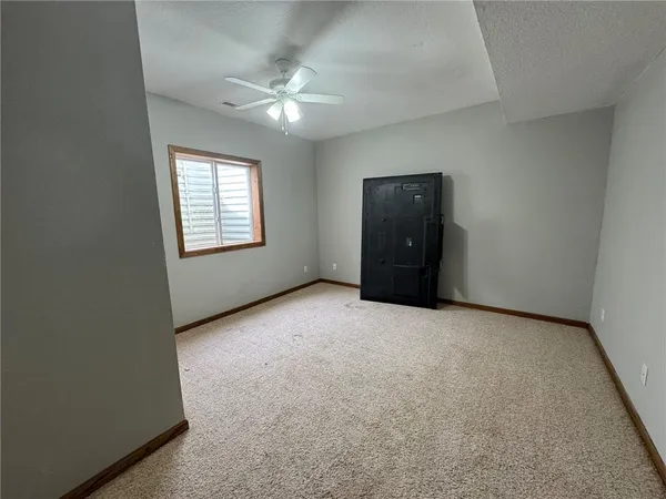 $499,950 | 30904 Pressonville Road, Paola, KS 66071