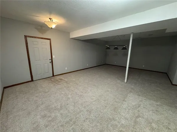 $499,950 | 30904 Pressonville Road, Paola, KS 66071