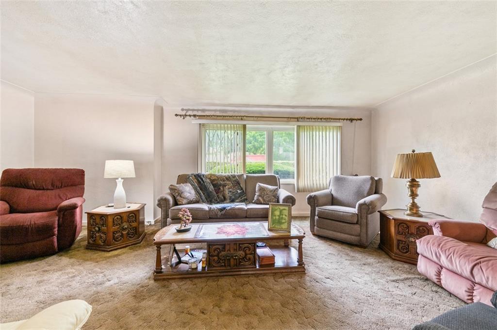 3520 Pittsburgh Road Perryopolis, PA 15473 - Photo 6 of 21 large living room
