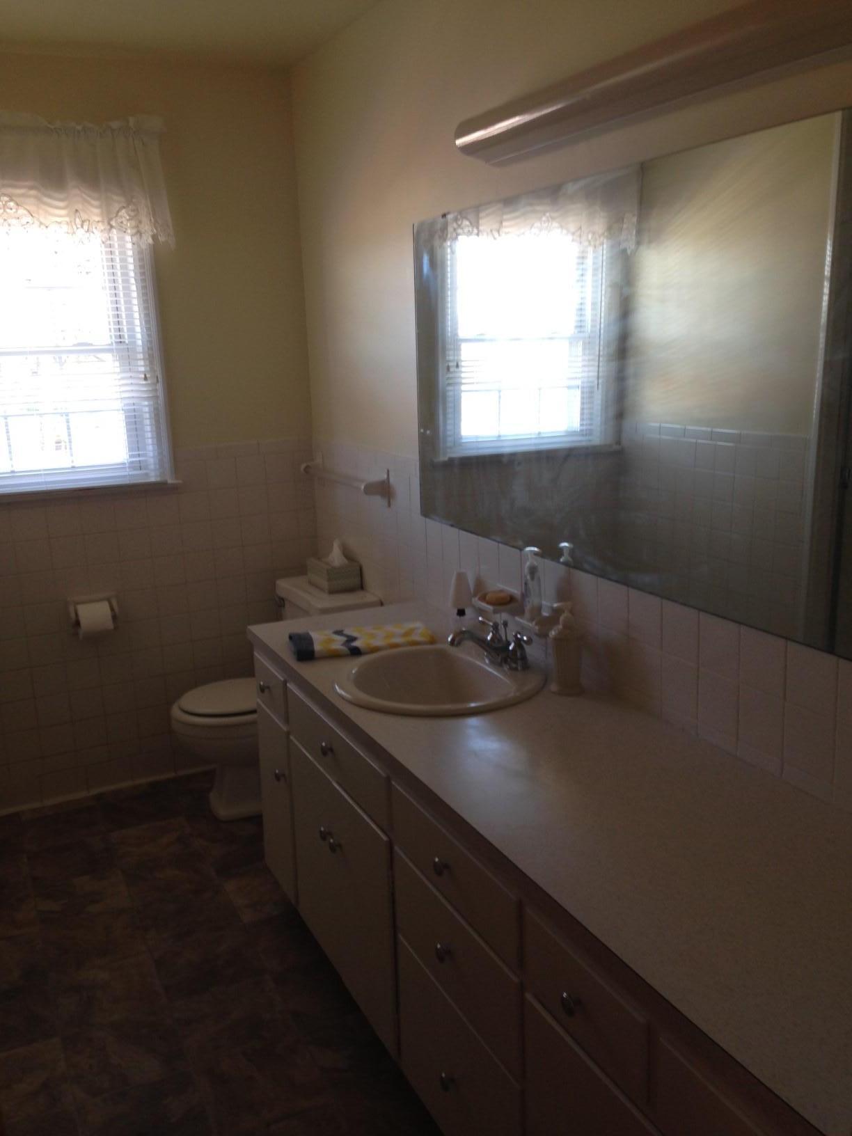 1075 Glenn Ridge Road Northwest Roanoke, VA 24017 - Photo 17 of 22 Bath 2