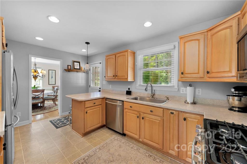 3100 Spring Valley Road Charlotte, NC 28210 - Photo 11 of 20 Gallery Image 11