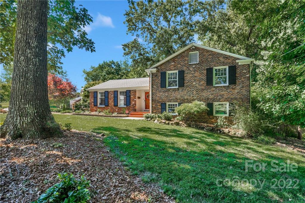 3100 Spring Valley Road Charlotte, NC 28210 - Photo 2 of 20 Gallery Image 2
