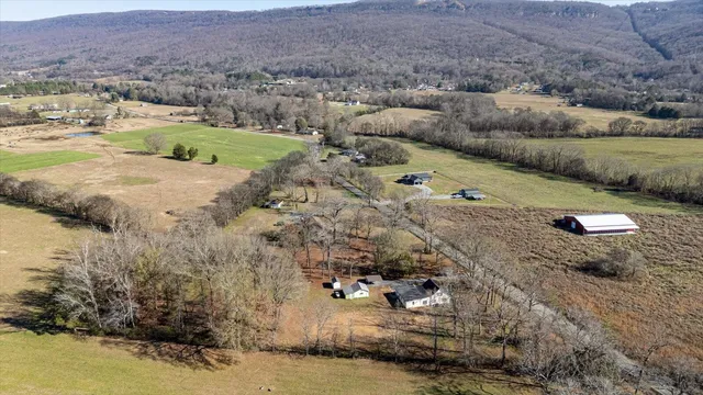 $298,900 | 993 Alvin C York Highway, Whitwell, TN 37397