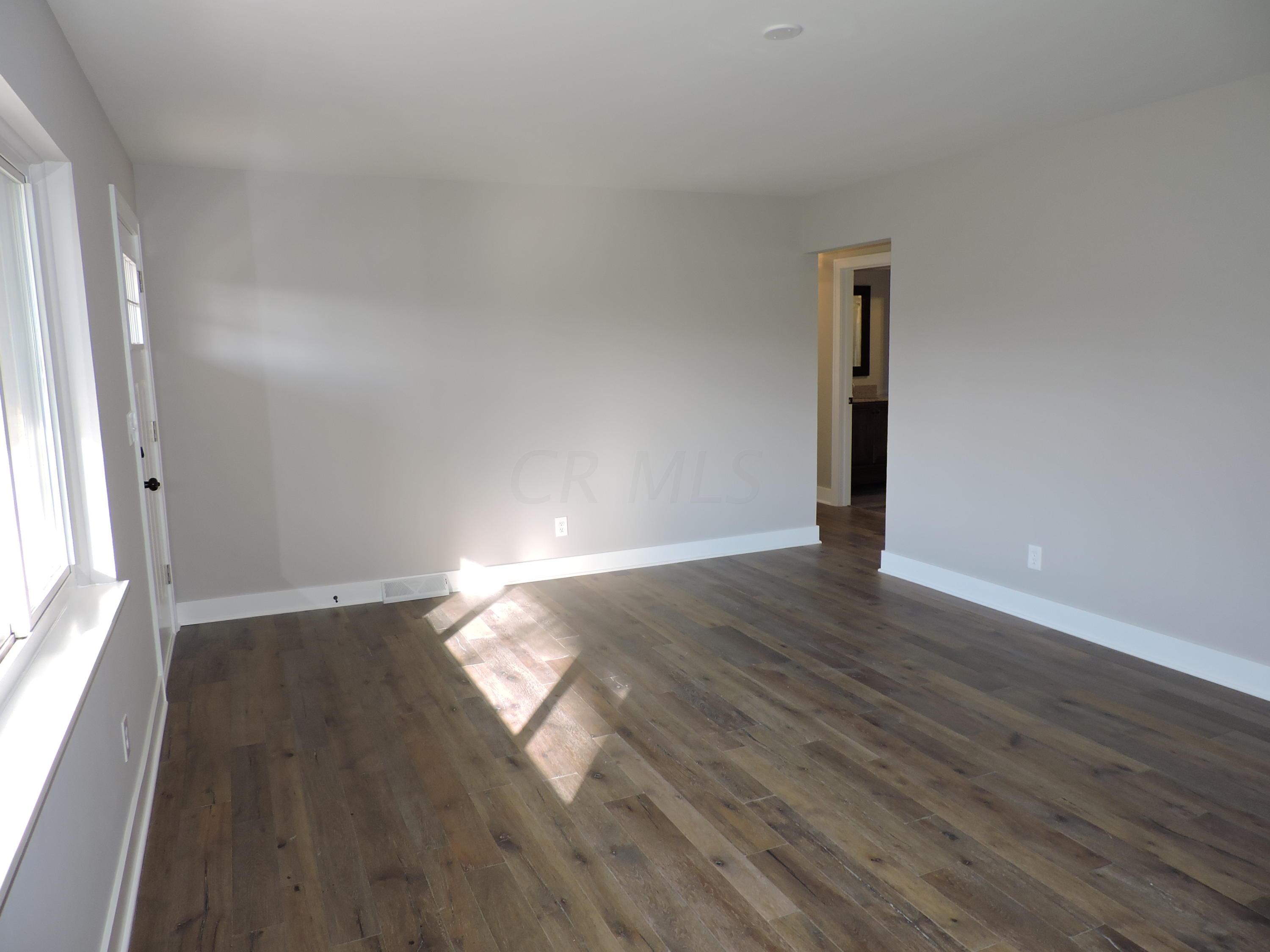 5344 Hedgewood Road Columbus, OH 43229 - Photo 8 of 20 Gallery Image 8