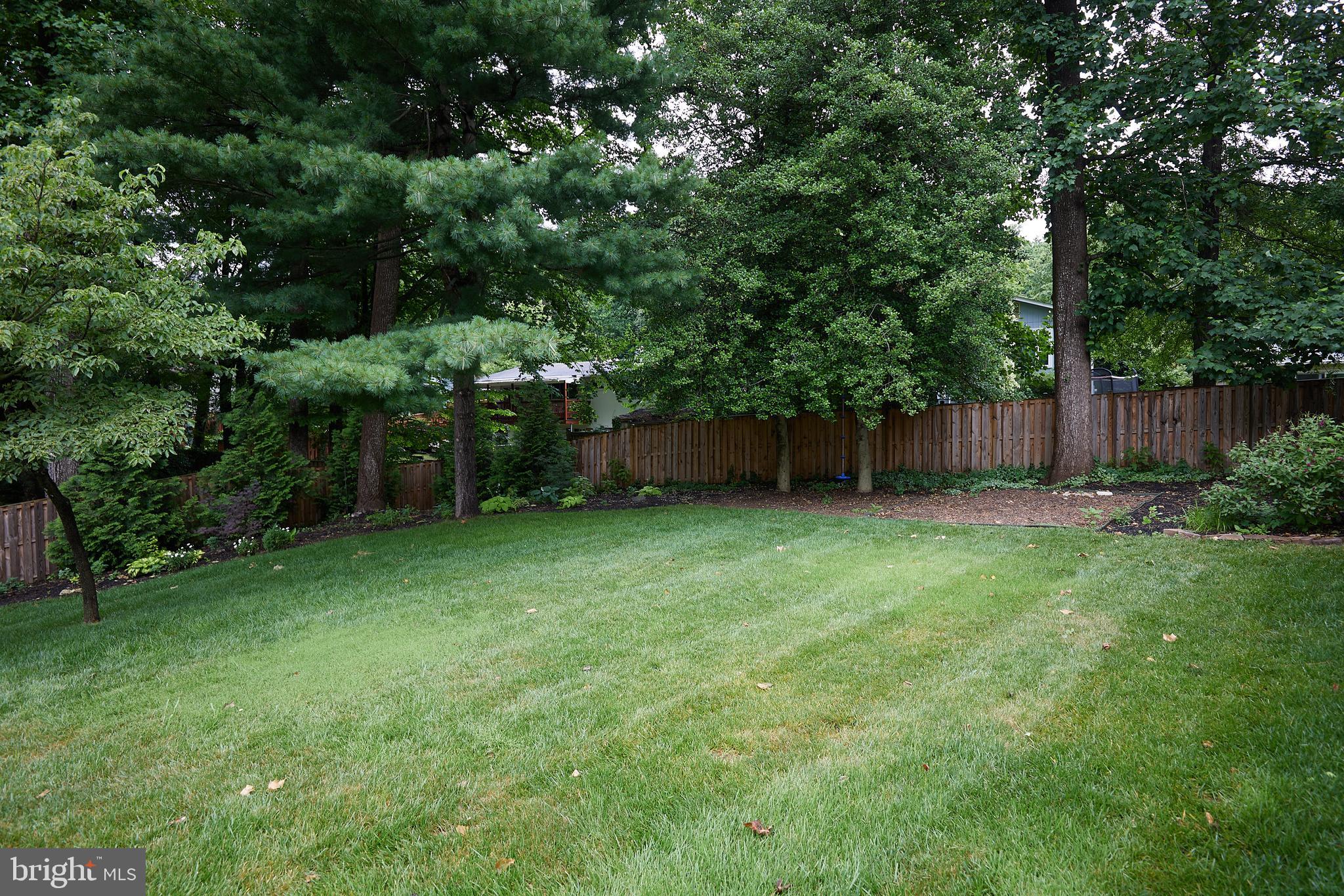 10611 Glenwild Road Silver Spring, MD 20901 - Photo 34 of 39 a view of a backyard